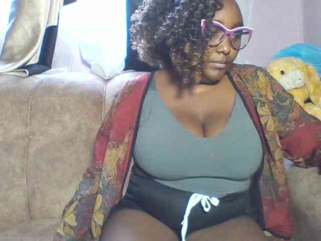 sexyass33 webcam