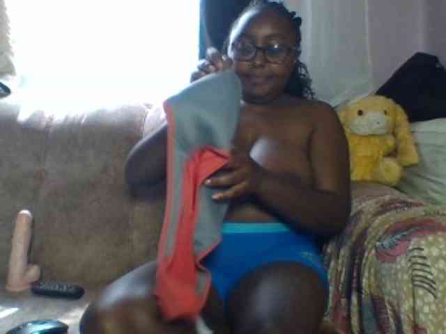sexyass33 webcam