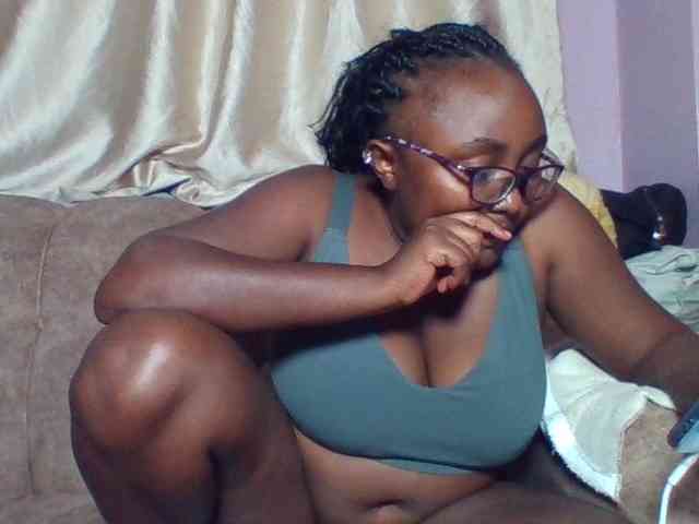 sexyass33 webcam