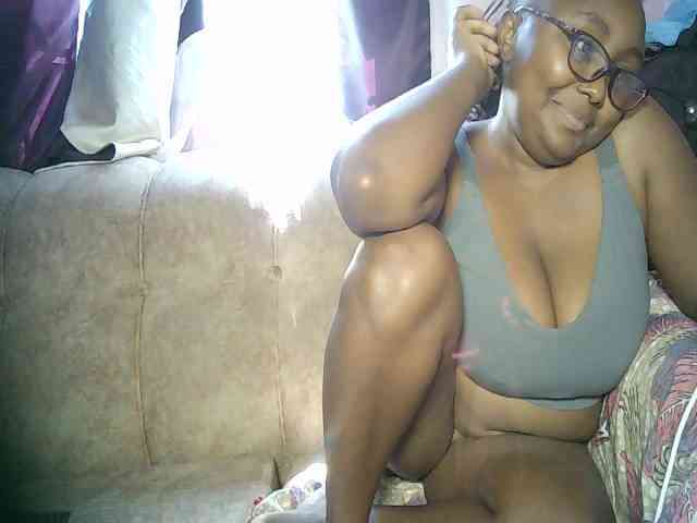 sexyass33 webcam