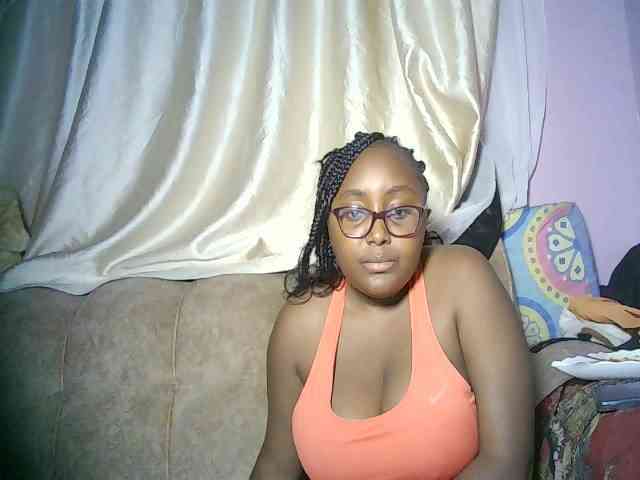 sexyass33 webcam