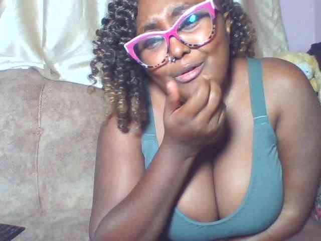 sexyass33 webcam