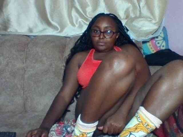 sexyass33 webcam