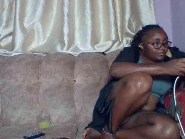sexyass33 webcam