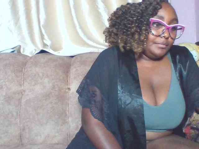 sexyass33 webcam