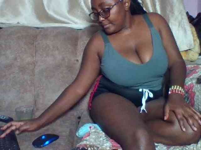sexyass33 webcam
