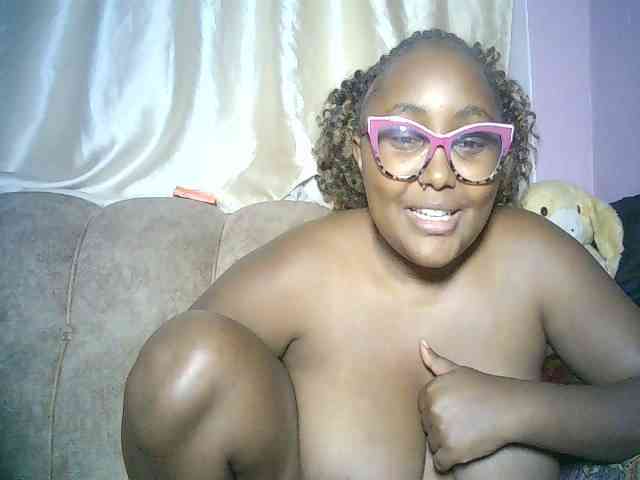 sexyass33 webcam