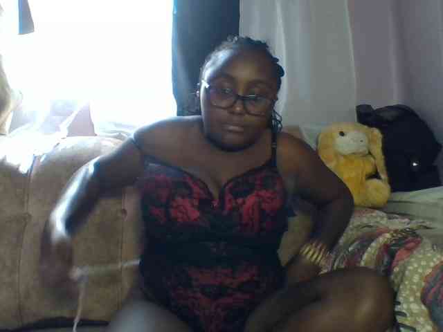 sexyass33 webcam