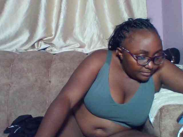 sexyass33 webcam