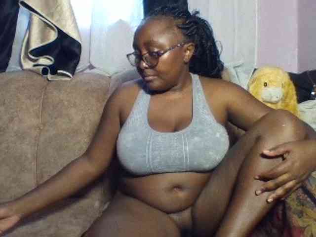 sexyass33 webcam
