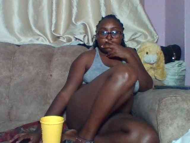 sexyass33 webcam