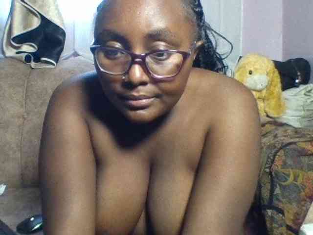 sexyass33 webcam