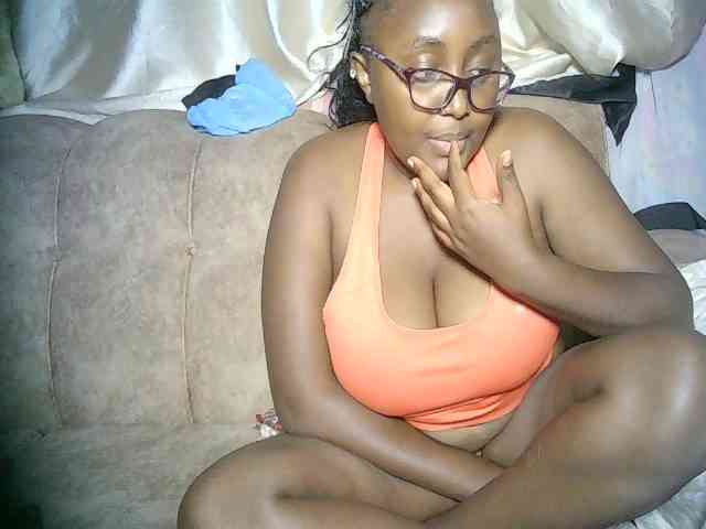 sexyass33 webcam