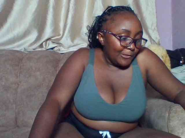 sexyass33 webcam