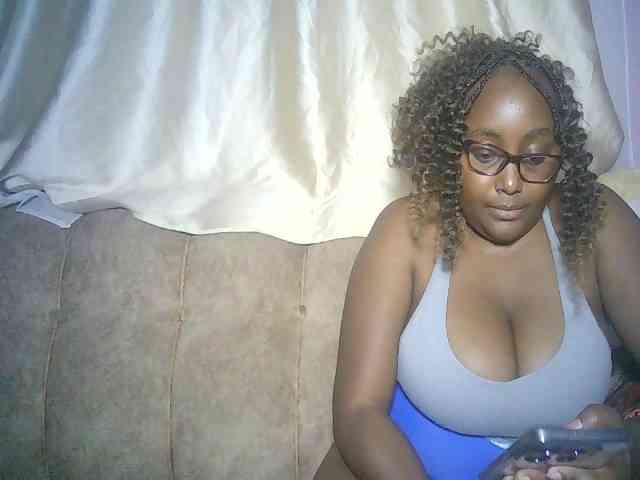 sexyass33 webcam
