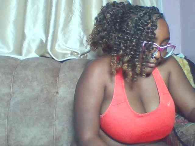 sexyass33 webcam
