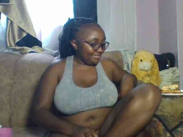 sexyass33 webcam