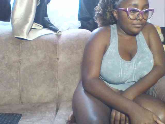 sexyass33 webcam
