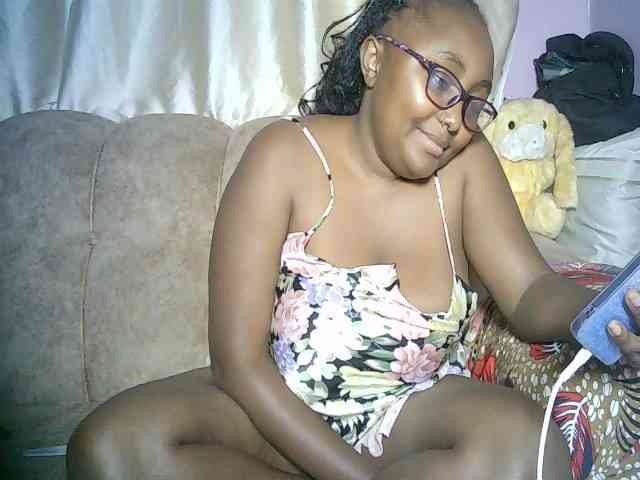 sexyass33 webcam
