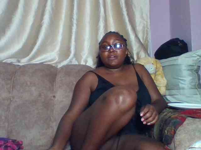 sexyass33 webcam