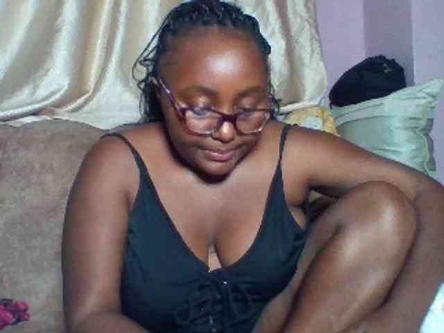 sexyass33 webcam