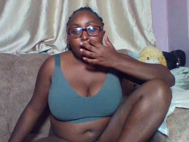 sexyass33 webcam
