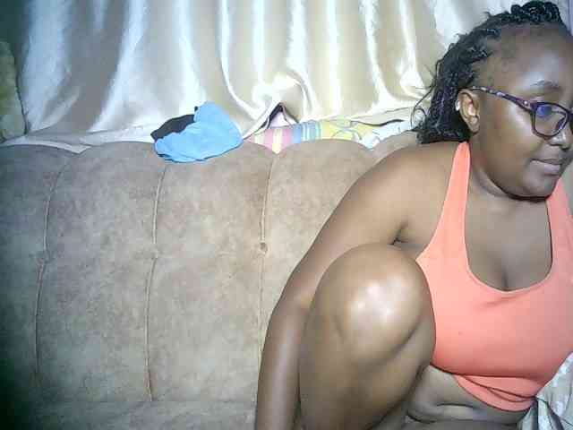 sexyass33 webcam