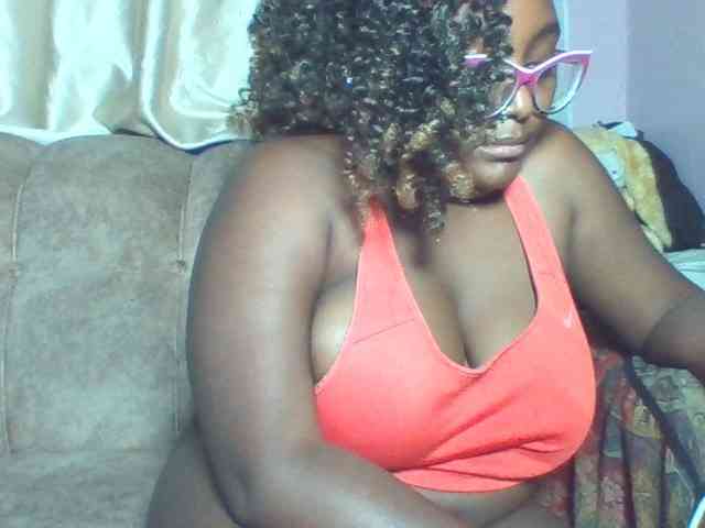 sexyass33 webcam