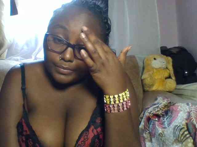 sexyass33 webcam