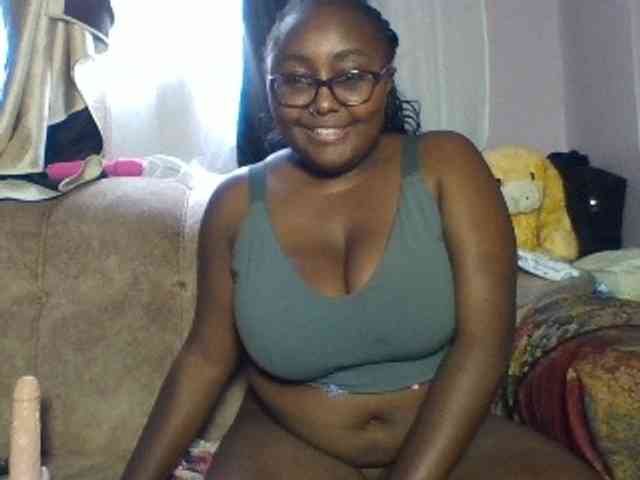 sexyass33 webcam
