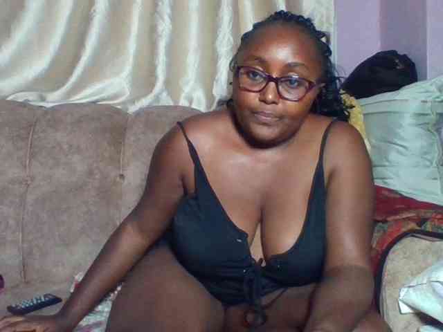 sexyass33 webcam