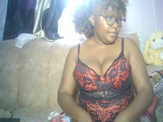 sexyass33 webcam