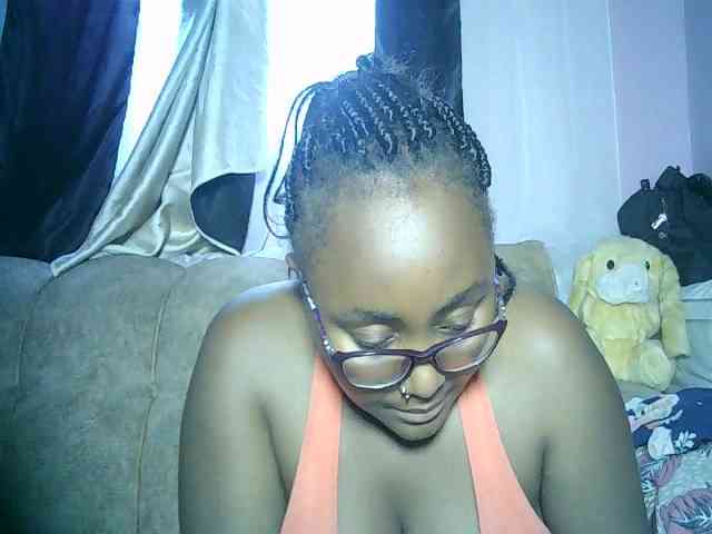 sexyass33 webcam