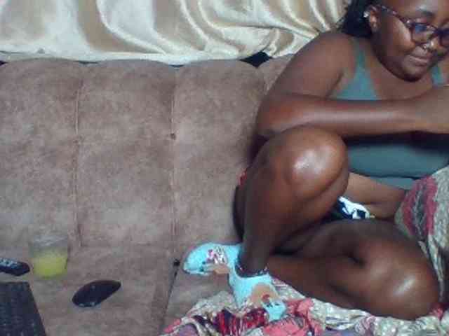 sexyass33 webcam