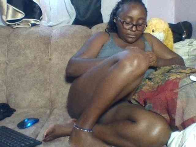 sexyass33 webcam