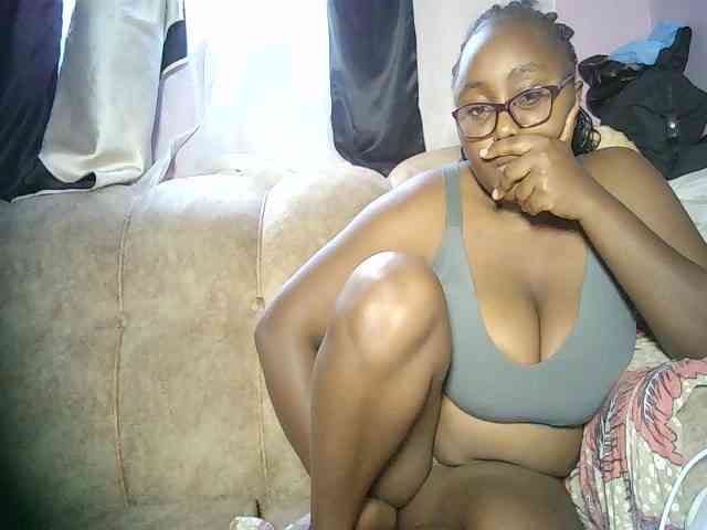 sexyass33 webcam