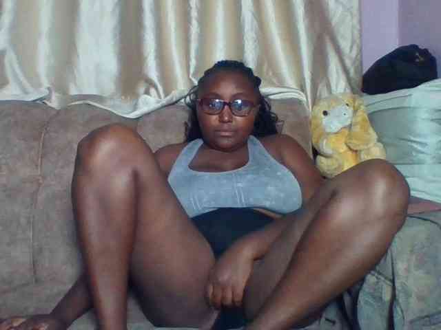 sexyass33 webcam