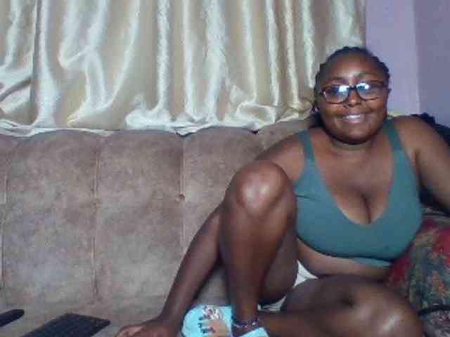 sexyass33 webcam