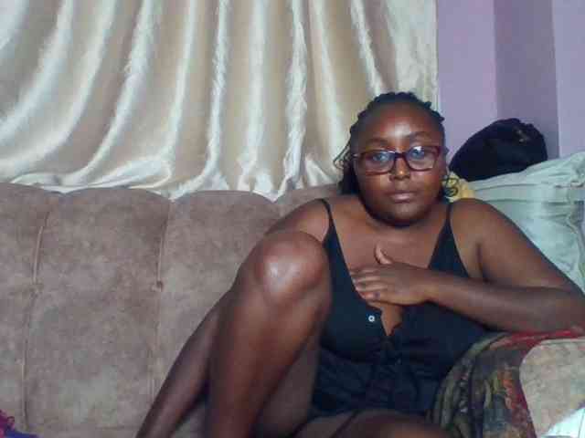 sexyass33 webcam