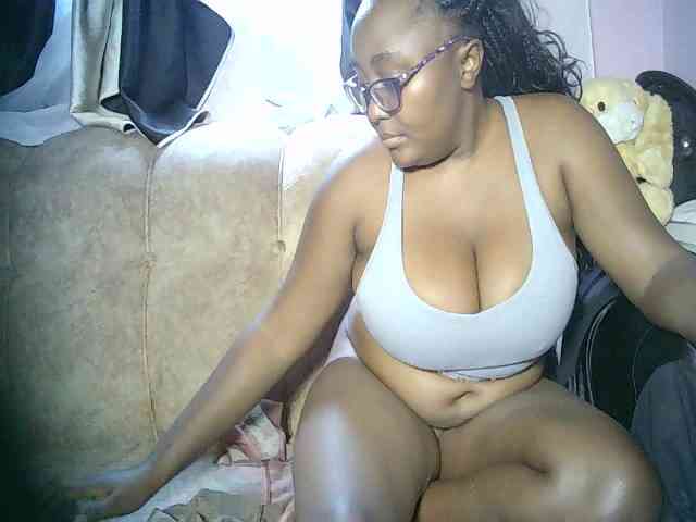 sexyass33 webcam