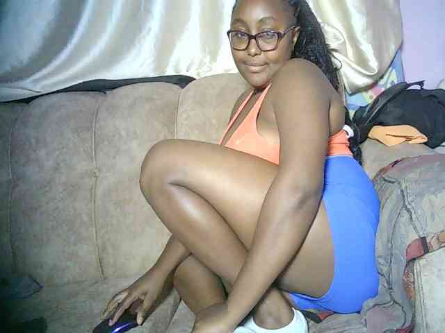 sexyass33 webcam