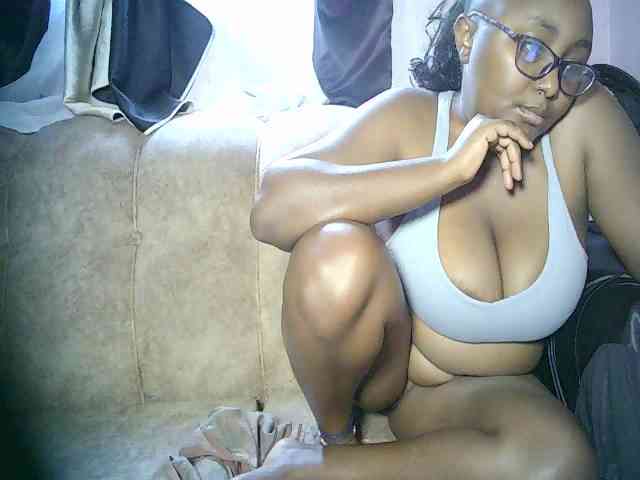 sexyass33 webcam
