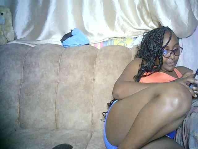 sexyass33 webcam