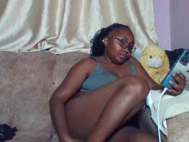 sexyass33 webcam
