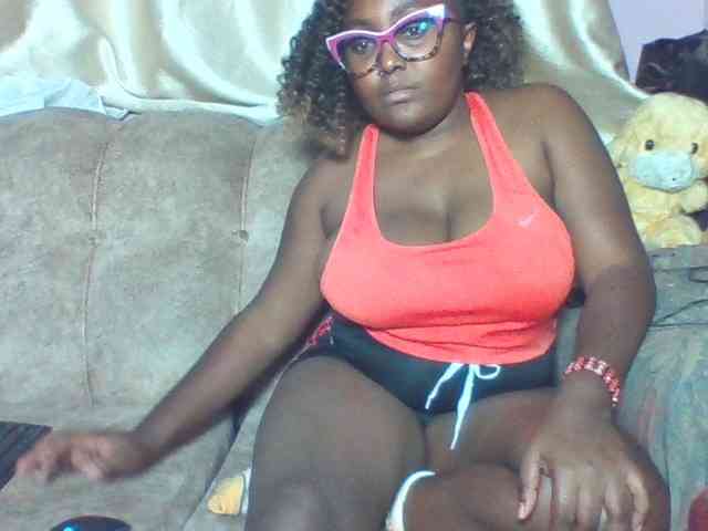 sexyass33 webcam