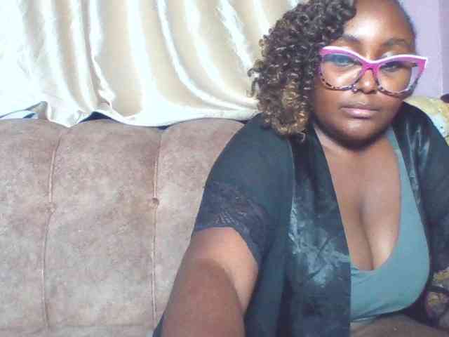 sexyass33 webcam