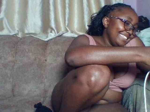 sexyass33 webcam