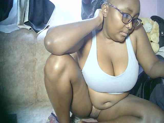 sexyass33 webcam