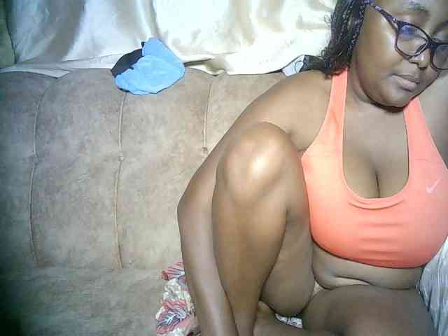 sexyass33 webcam