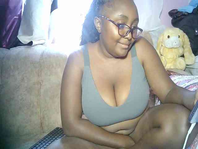 sexyass33 webcam
